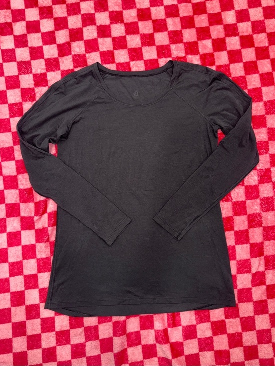 lululemon athletica Tops - lululemon athletica Black Long Sleeve Scoop Neck Top
